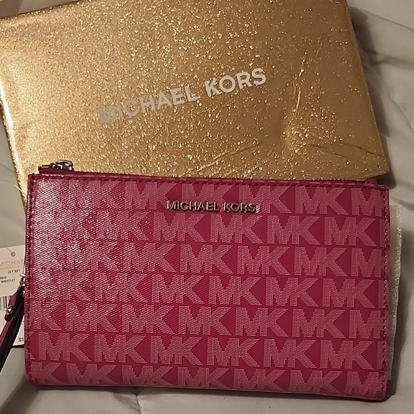 Michael Kors Pink Clutch with Signature Monogram - Picture 2 of 7